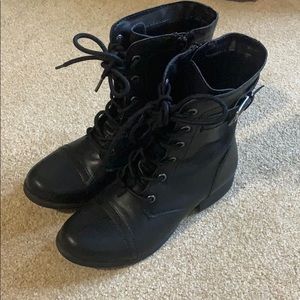 Boots - Arizona, Adidas, Nike, lululemon